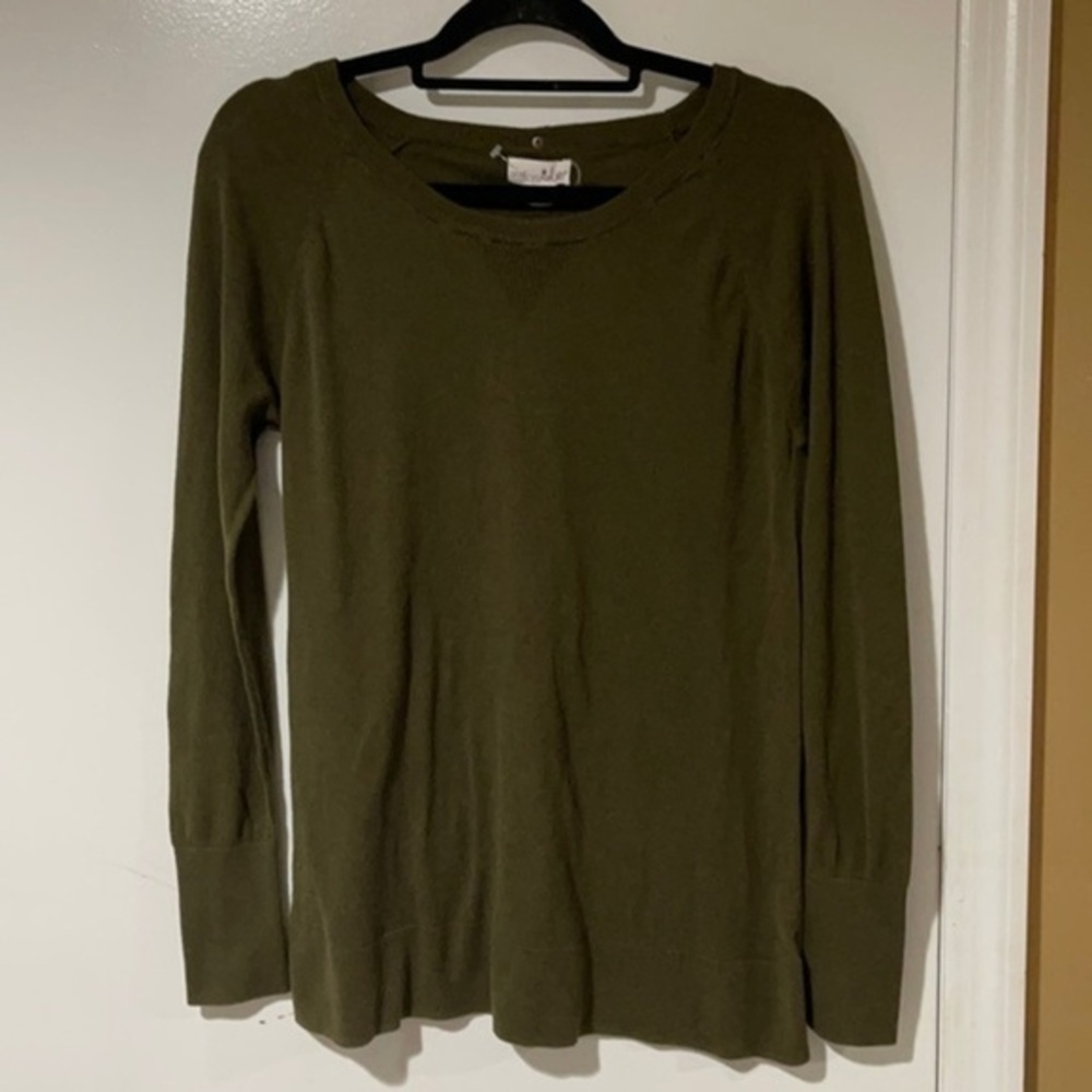 Shrinking Violet Long Sleeve Sweater Size Medium